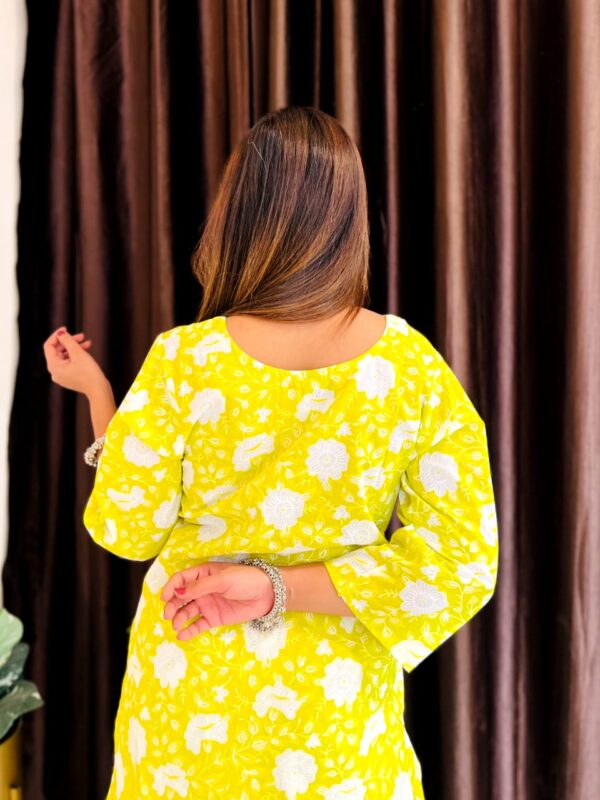 Bright Yellow & White Floral Printed Cotton Kurta Set with Zigzag Pants for Women - Image 2