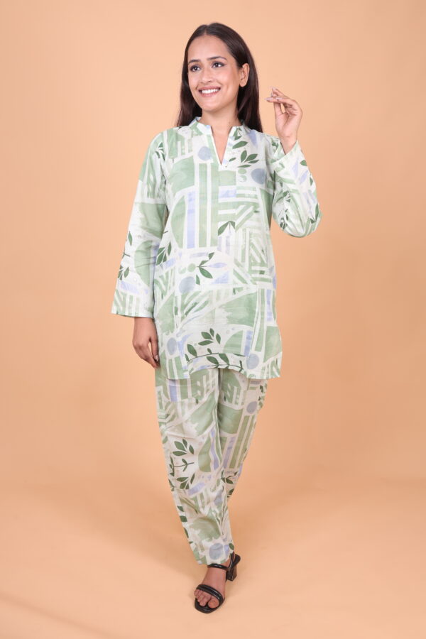 Green Geometric Print Cotton Kurta Set – Stylish Ethnic Co-Ord Set for Everyday Wear