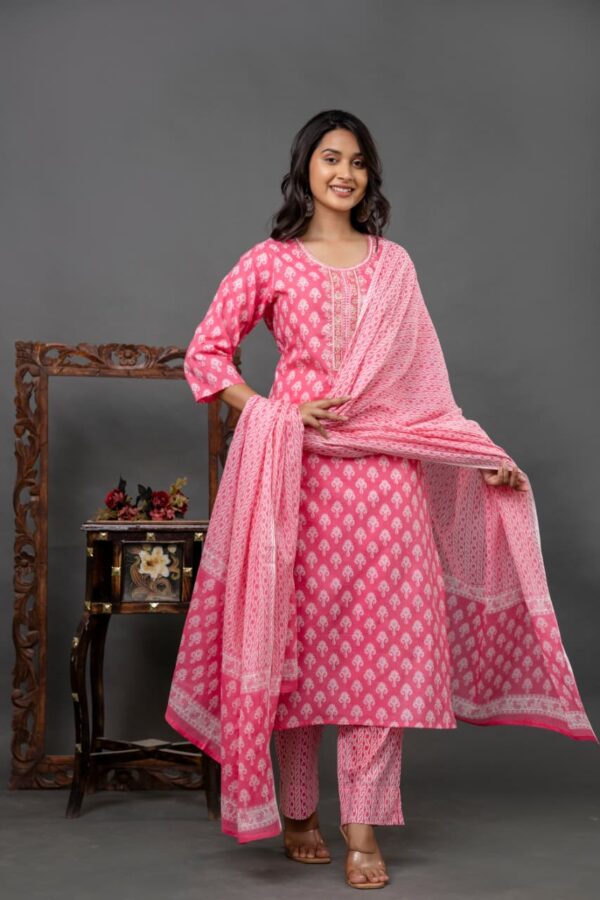 Pink Cotton Printed Kurta Set with Matching Pants & Dupatta – Elegant Women’s Ethnic Wear - Image 4