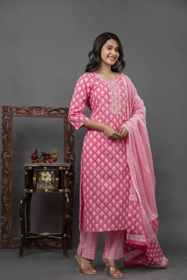 Pink Cotton Printed Kurta Set with Matching Pants & Dupatta – Elegant Women’s Ethnic Wear - Image 3